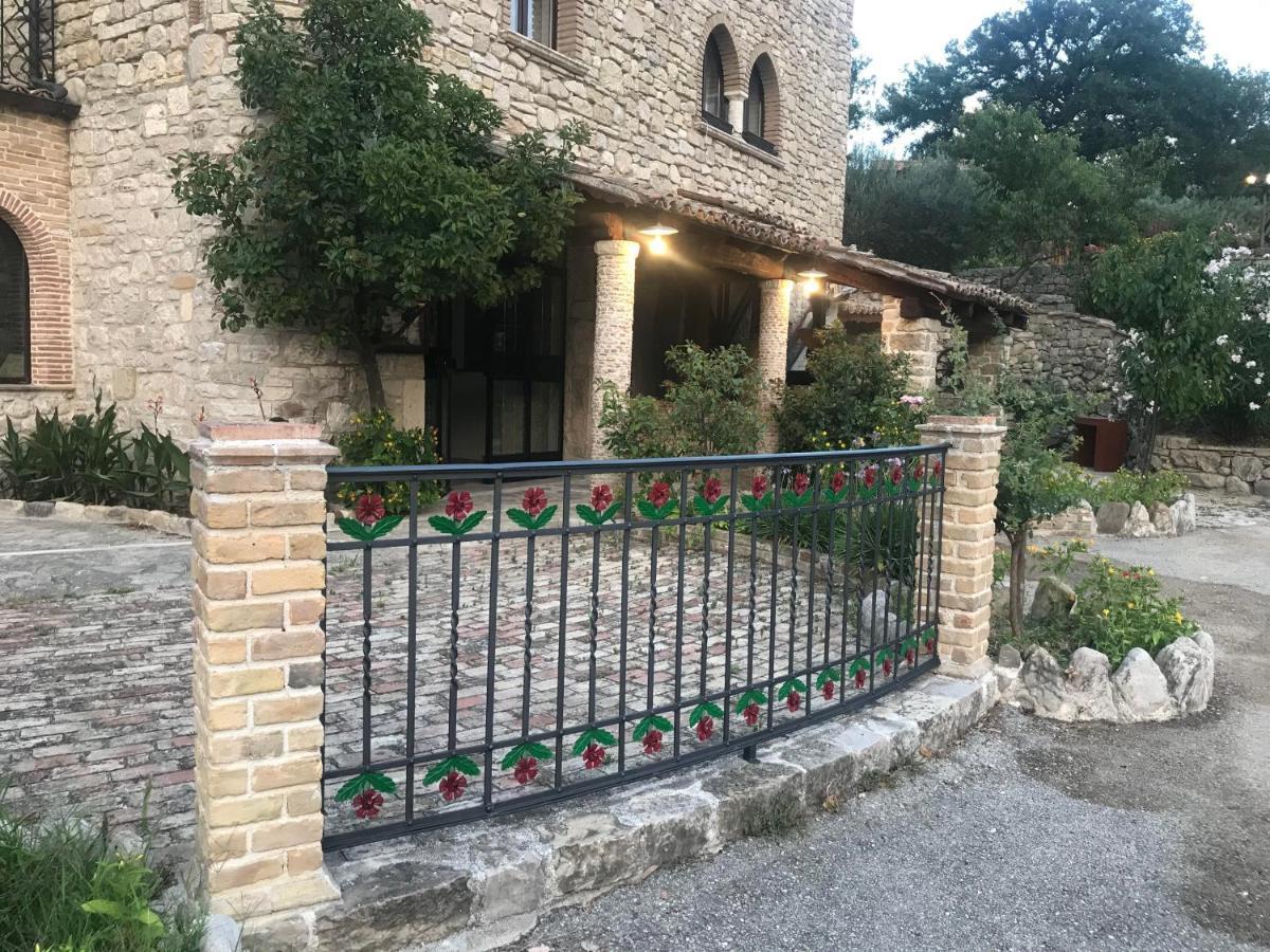 Hotel Lo Smeraldo Roccavivara 外观 照片