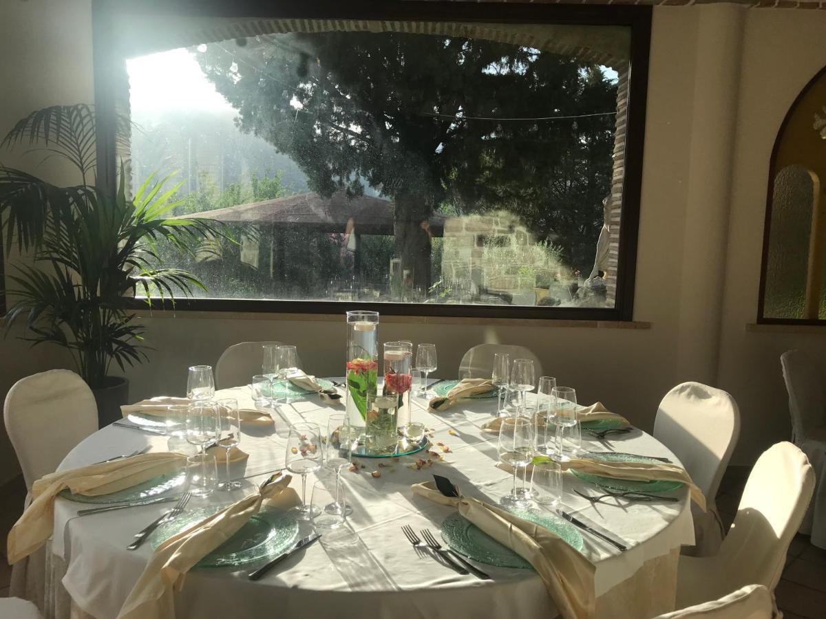 Hotel Lo Smeraldo Roccavivara 外观 照片