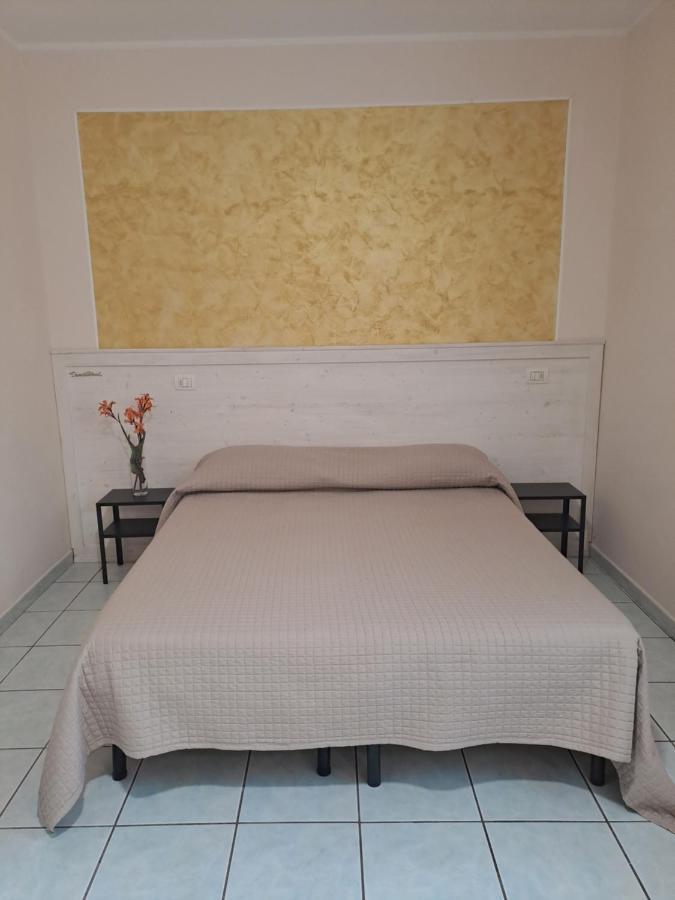 Hotel Lo Smeraldo Roccavivara 外观 照片