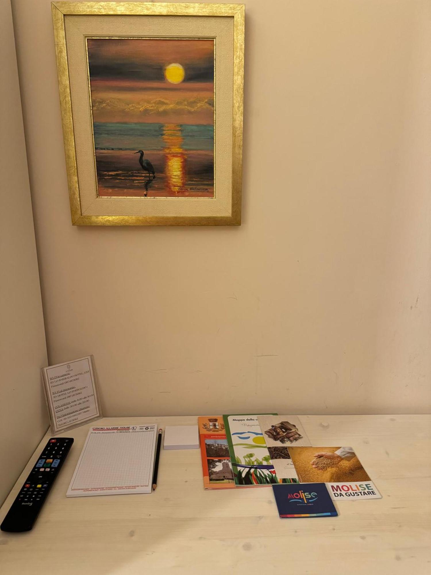 Hotel Lo Smeraldo Roccavivara 外观 照片