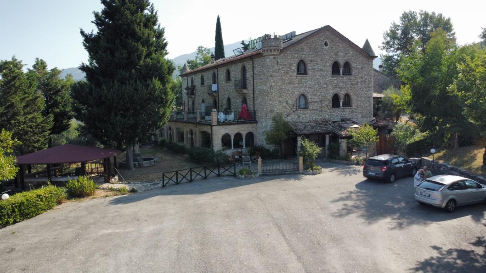 Hotel Lo Smeraldo Roccavivara 外观 照片